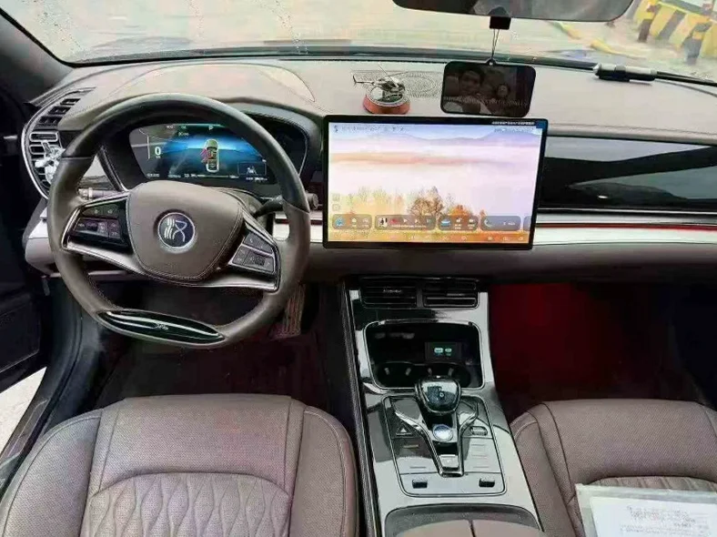 比亚迪汉 后面外观二