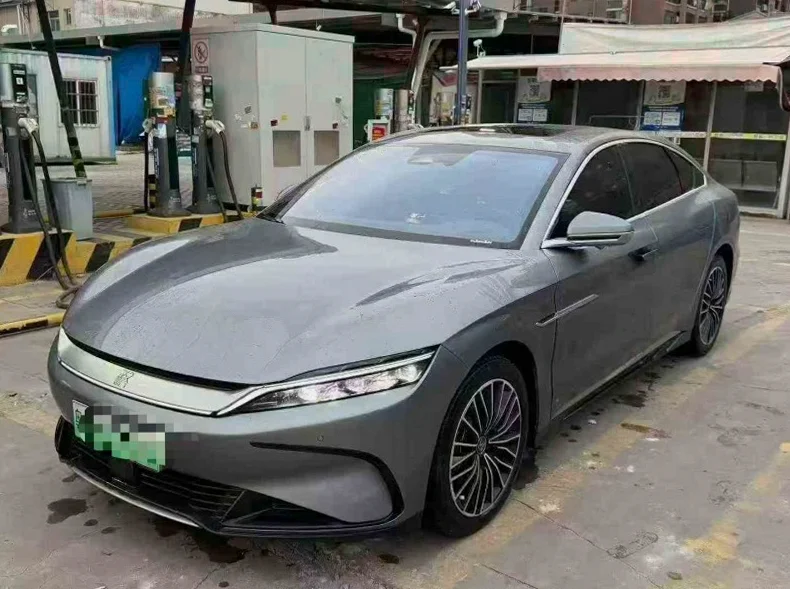 比亚迪汉 正面外观二