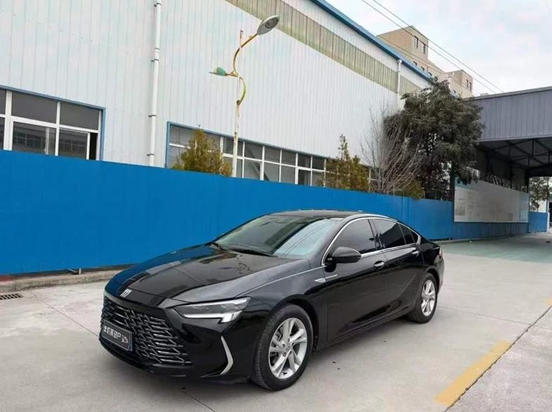 别克君威 正面外观二