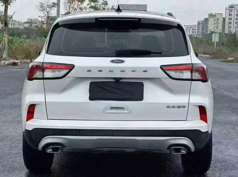 福特锐际 驾驶室