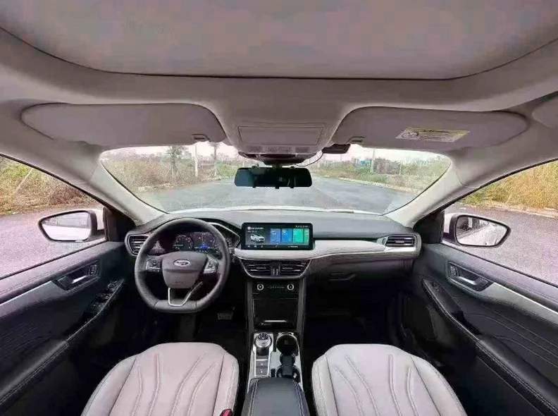 福特锐际 内饰后排