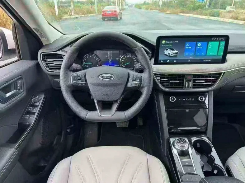 福特锐际 后面外观一