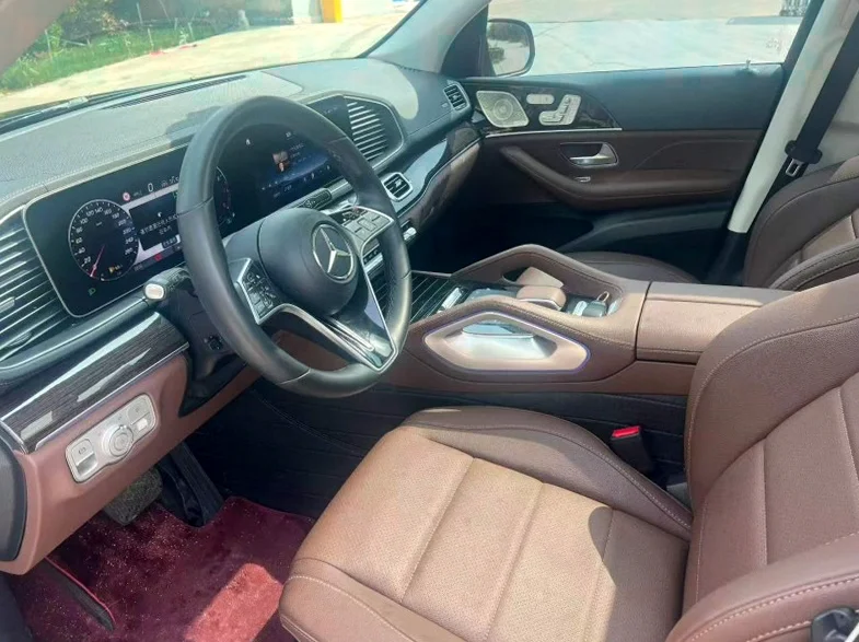 奔驰GLE 后面外观三