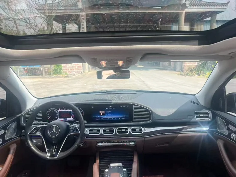 奔驰GLE 内饰后排