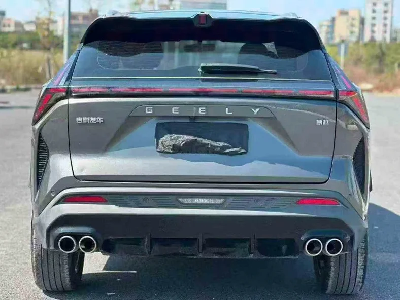 吉利博越 驾驶室