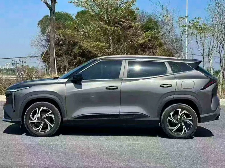 吉利博越 正面外观三