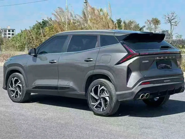 吉利博越 内饰前排