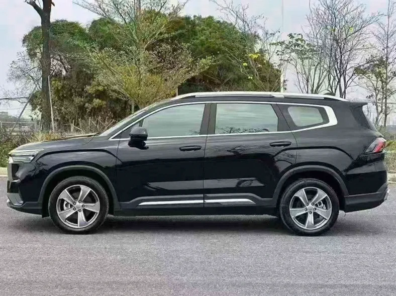 吉利豪越 正面外观三