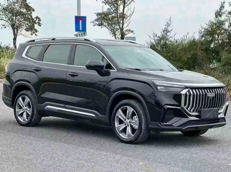 吉利豪越 正面外观二