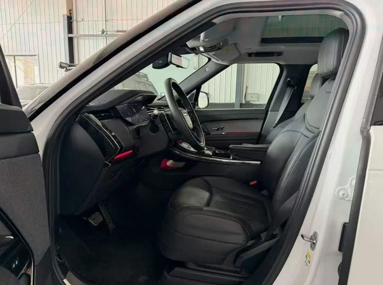 路虎揽胜运动 后面外观一