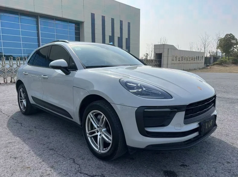 保时捷Macan 后面外观三