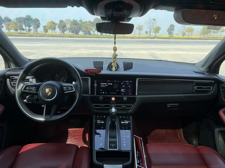 保时捷Macan 后面外观一