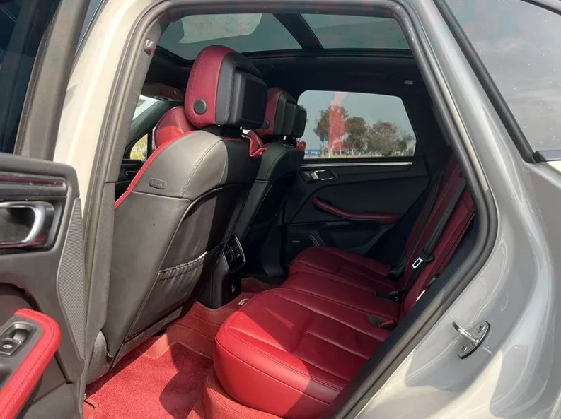 保时捷Macan 驾驶室