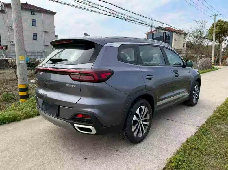 奇瑞瑞虎 内饰后排