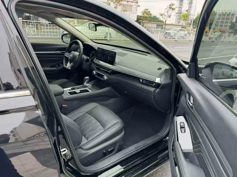 日产天籁 后面外观二