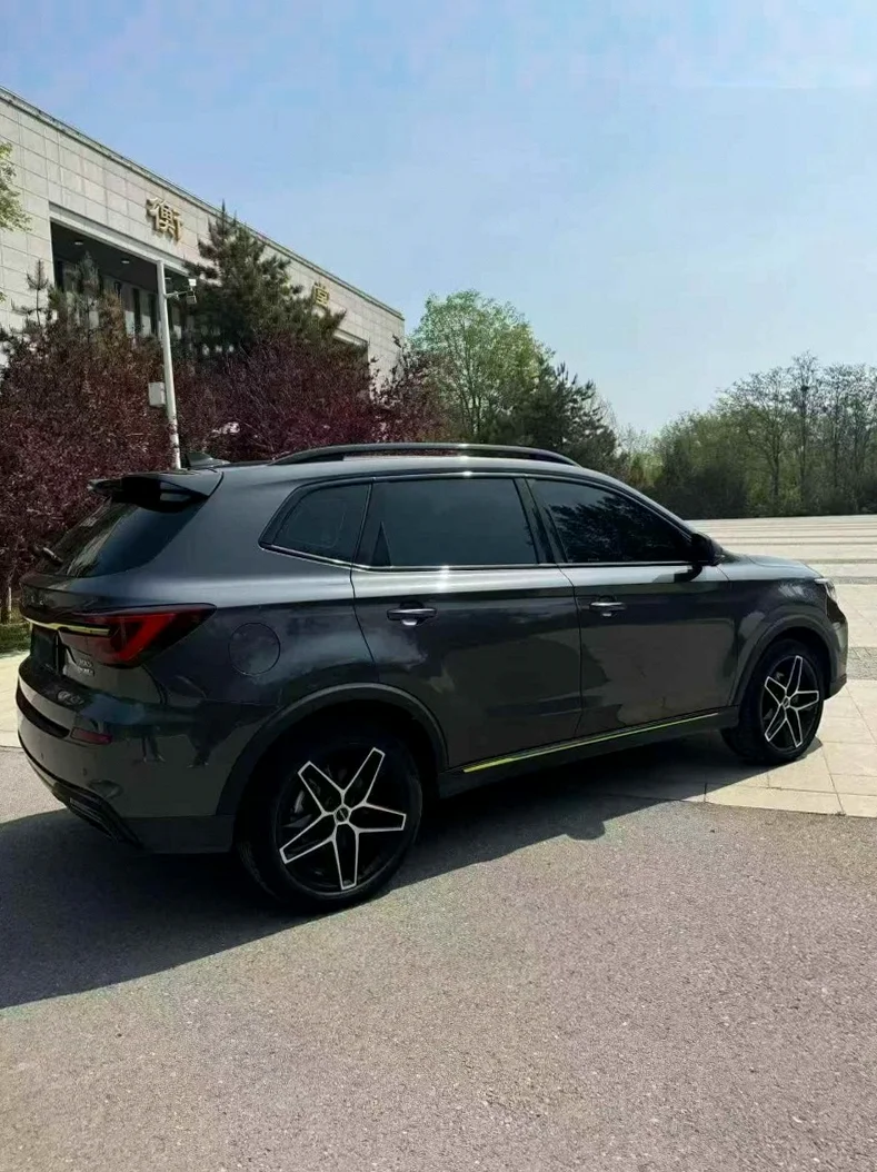 荣威RX5 后面外观一