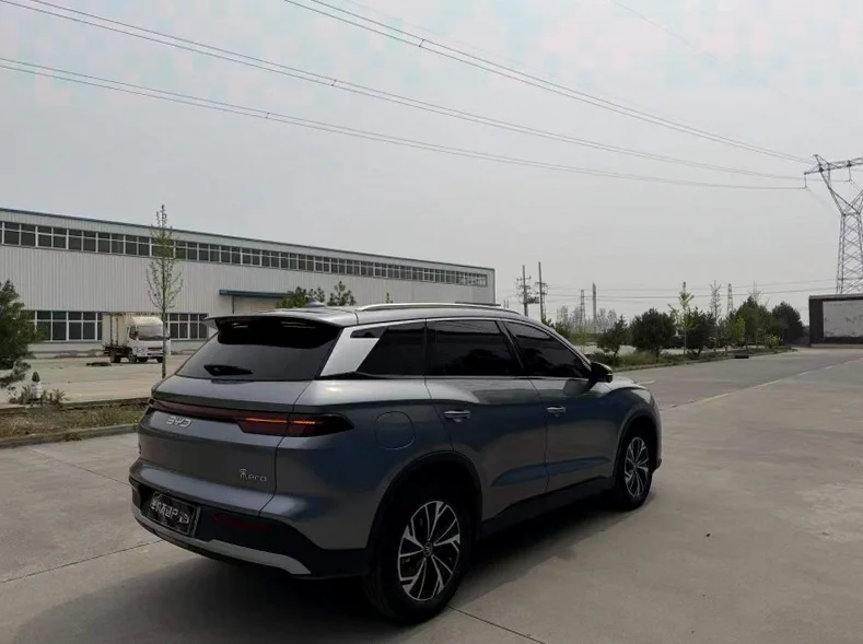 比亚迪宋 驾驶室