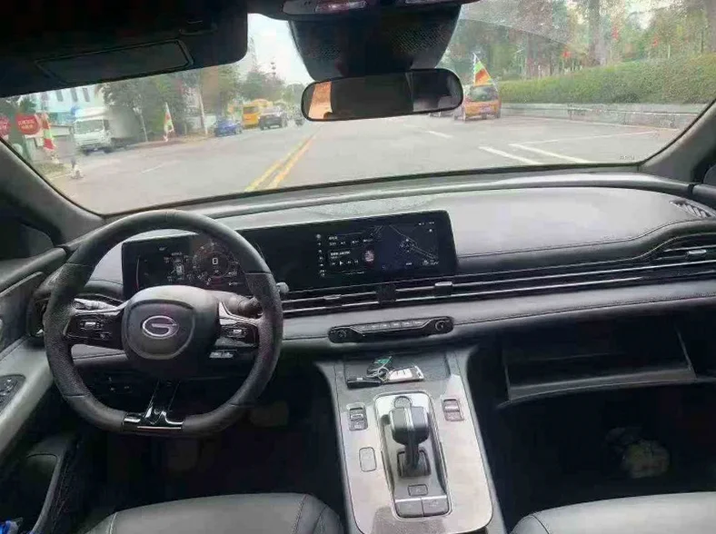 传祺影豹 后面外观一