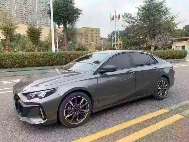 传祺影豹 正面外观三