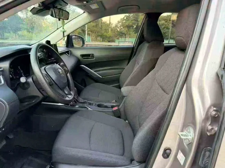 丰田锐放 后面外观一