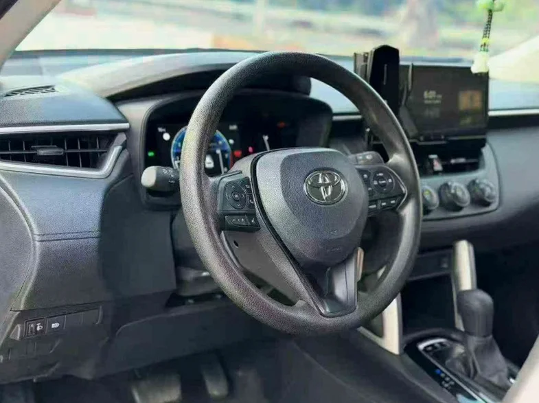 丰田锐放 后面外观二