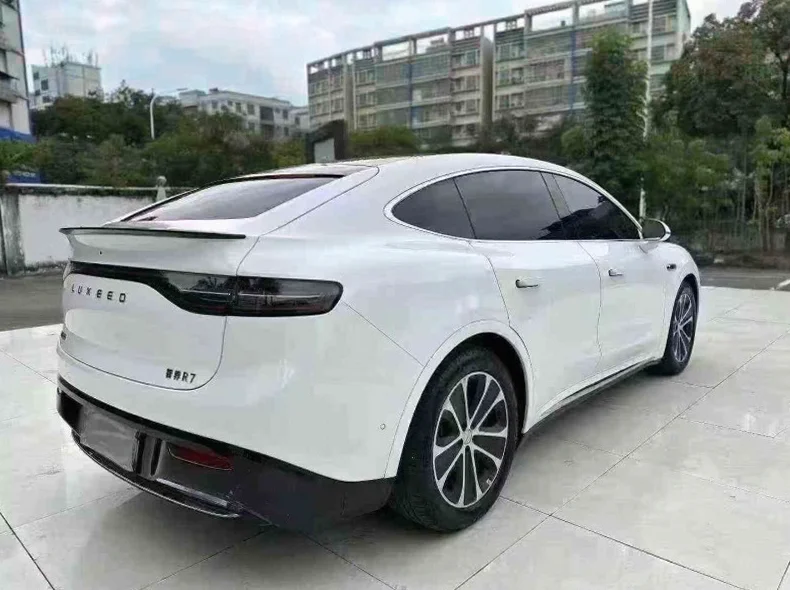 华为智选智界 内饰后排