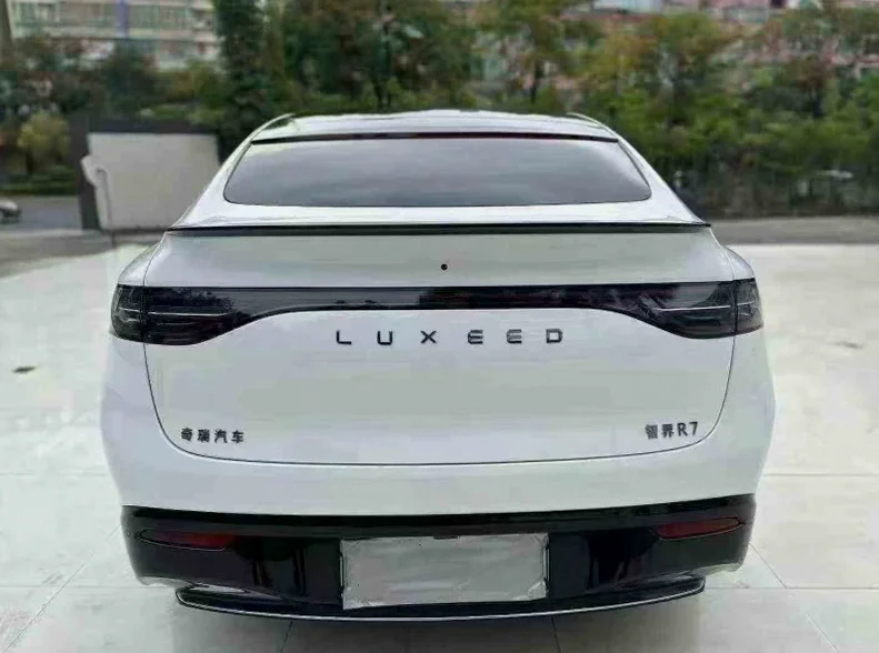 华为智选智界 驾驶室