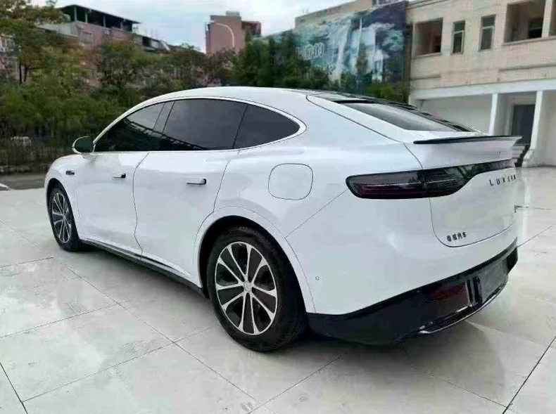 华为智选智界 内饰前排