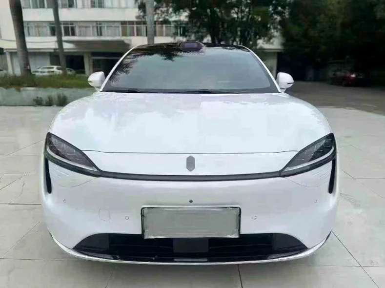 25年华为智选智界R7 Max