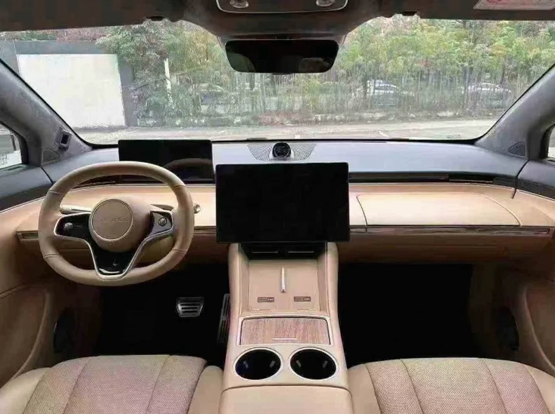 华为智选智界 后面外观二