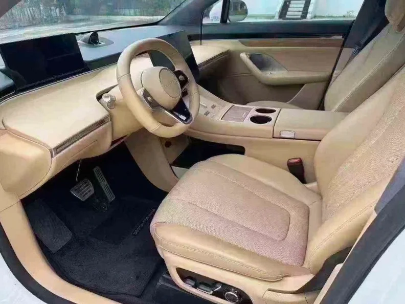 华为智选智界 后面外观一