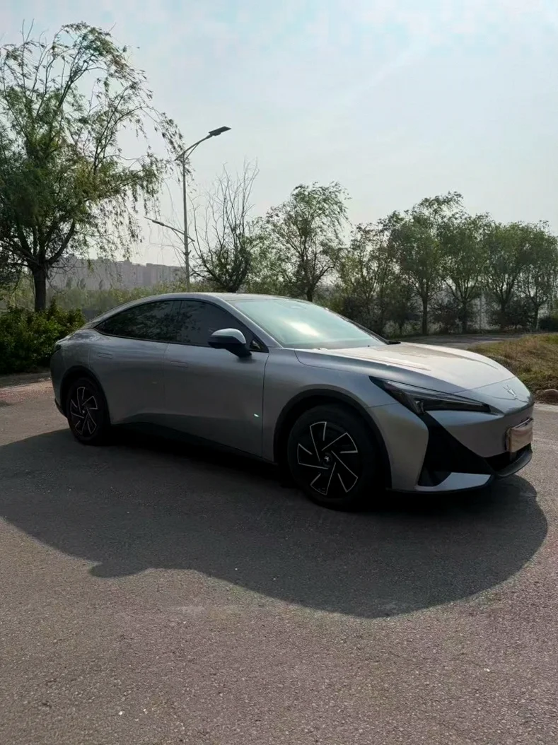 极狐汽车阿尔法 正面外观二