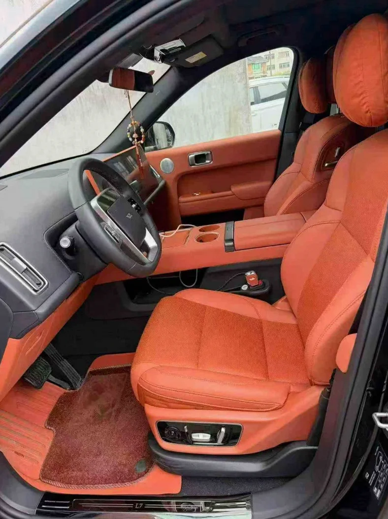 理想L7 后面外观一