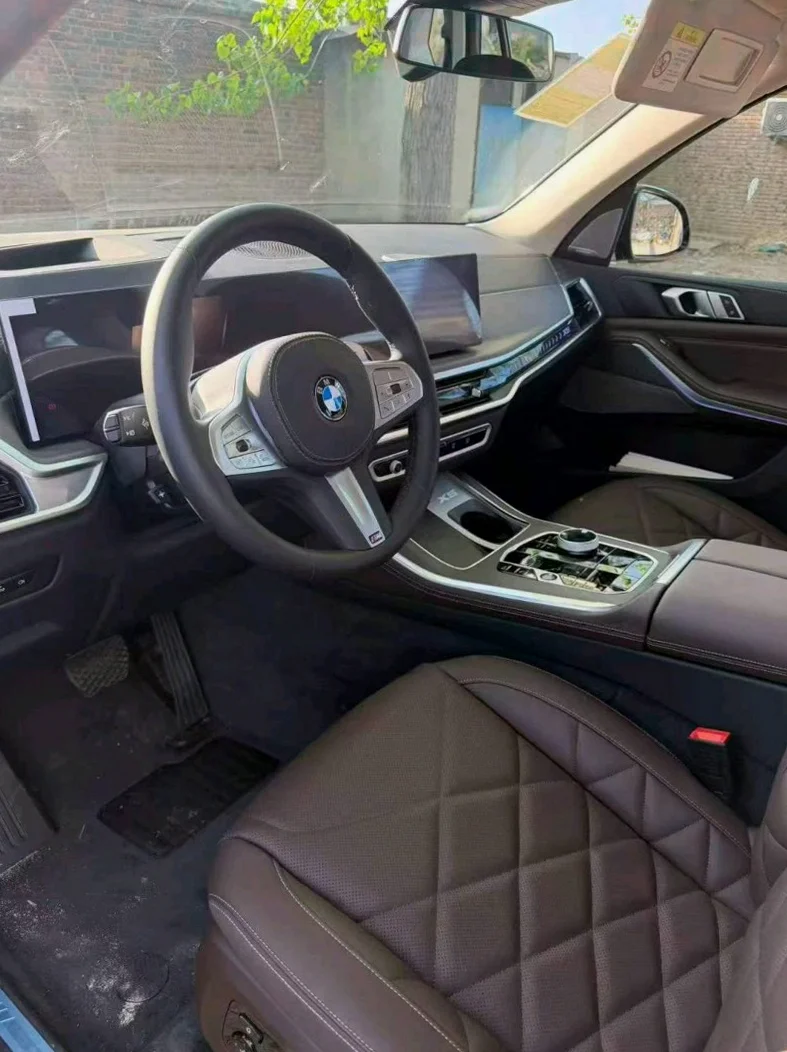 宝马X5 正面外观三