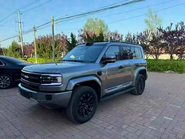 比亚迪方程豹 正面外观二