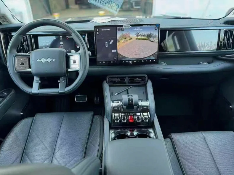 比亚迪方程豹 后面外观二