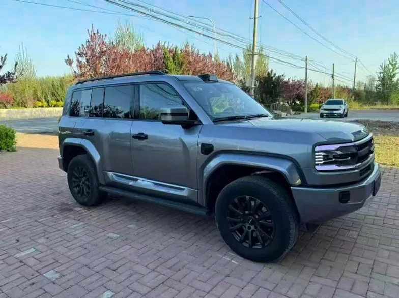 比亚迪方程豹 正面外观三