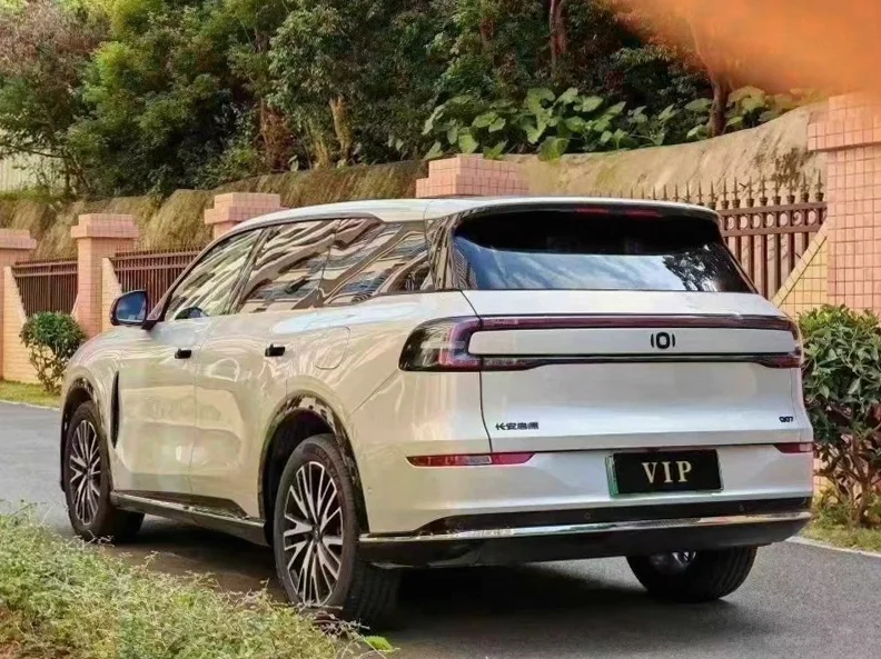 长安汽车启源 后面外观一