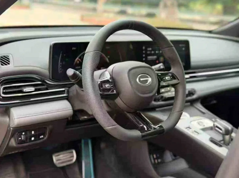 传祺影豹 内饰前排