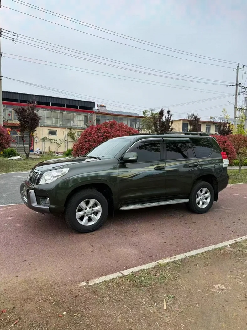 丰田普拉多 正面外观二