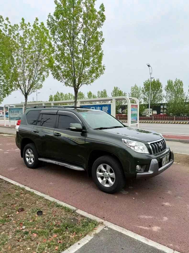 丰田普拉多 正面外观三