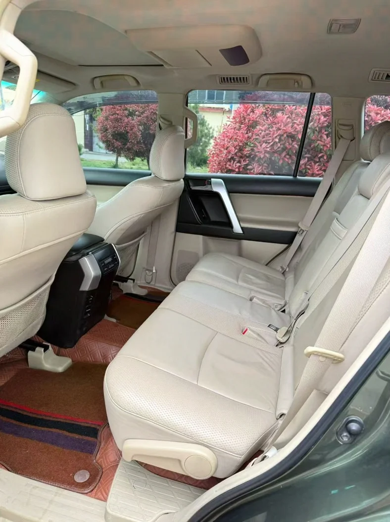 丰田普拉多 后面外观二