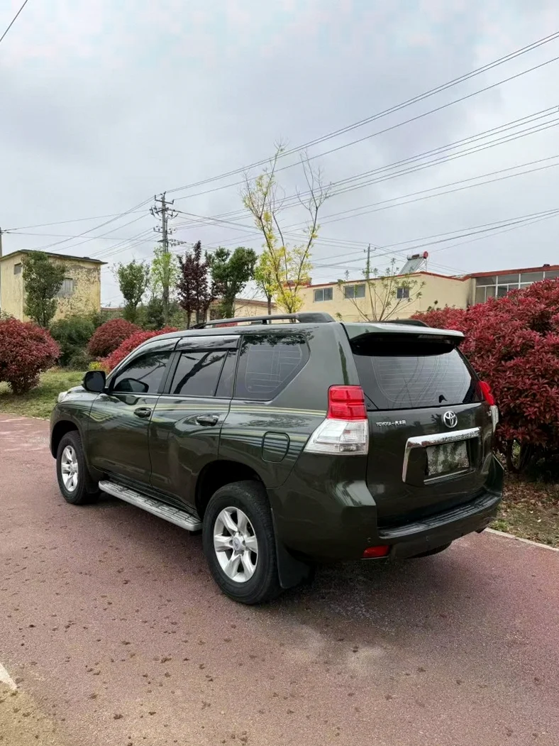 丰田普拉多 内饰前排