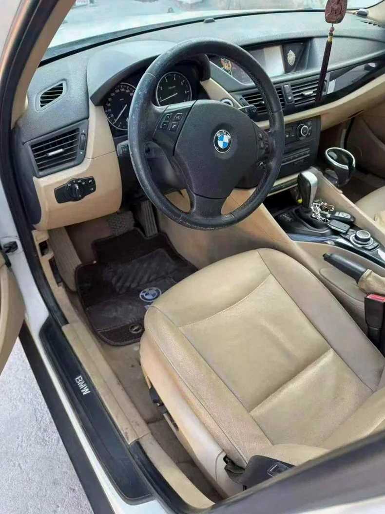 X1宝马 后面外观二