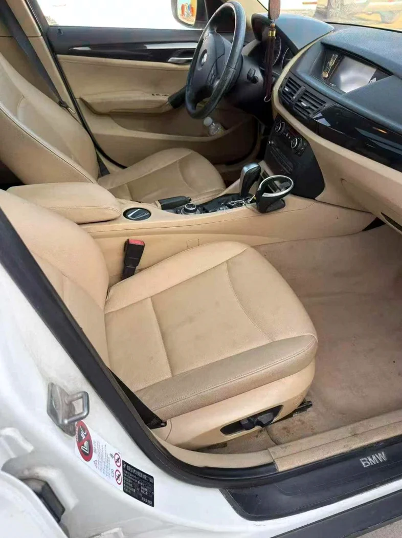 X1宝马 后面外观一