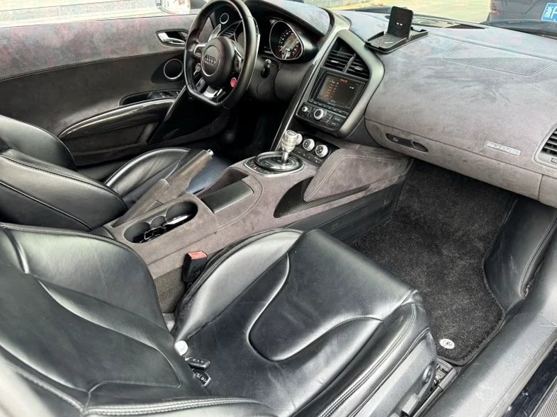 奥迪R8 后面外观三