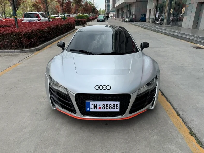 12年奥迪R8 5.2 V10四驱Quattro限量版