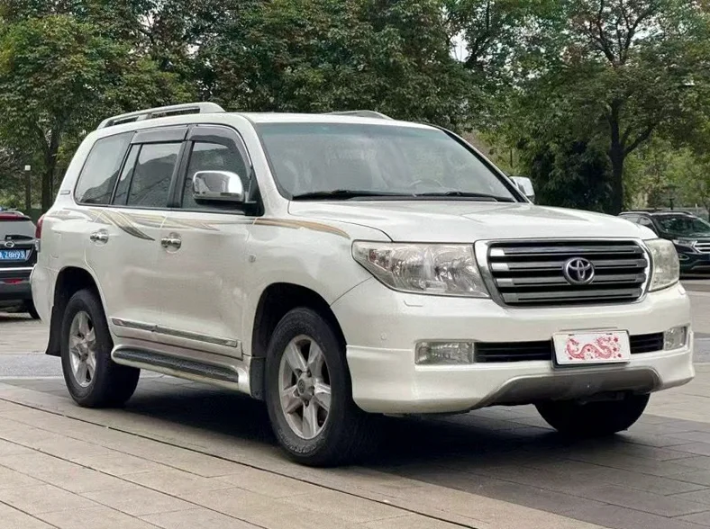 丰田兰德酷路泽 正面外观二