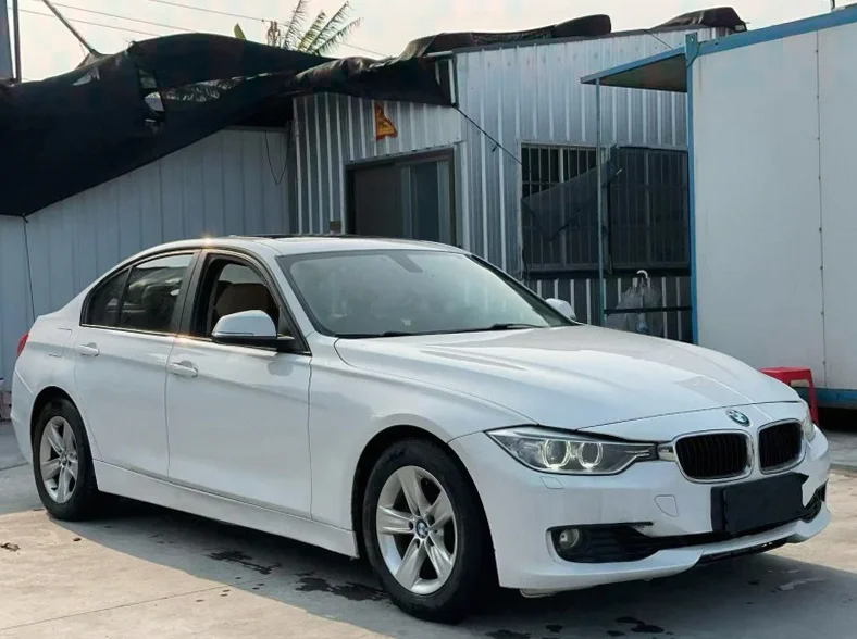 宝马3系 正面外观二