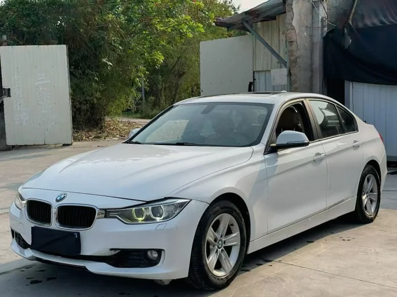 宝马3系 后面外观三